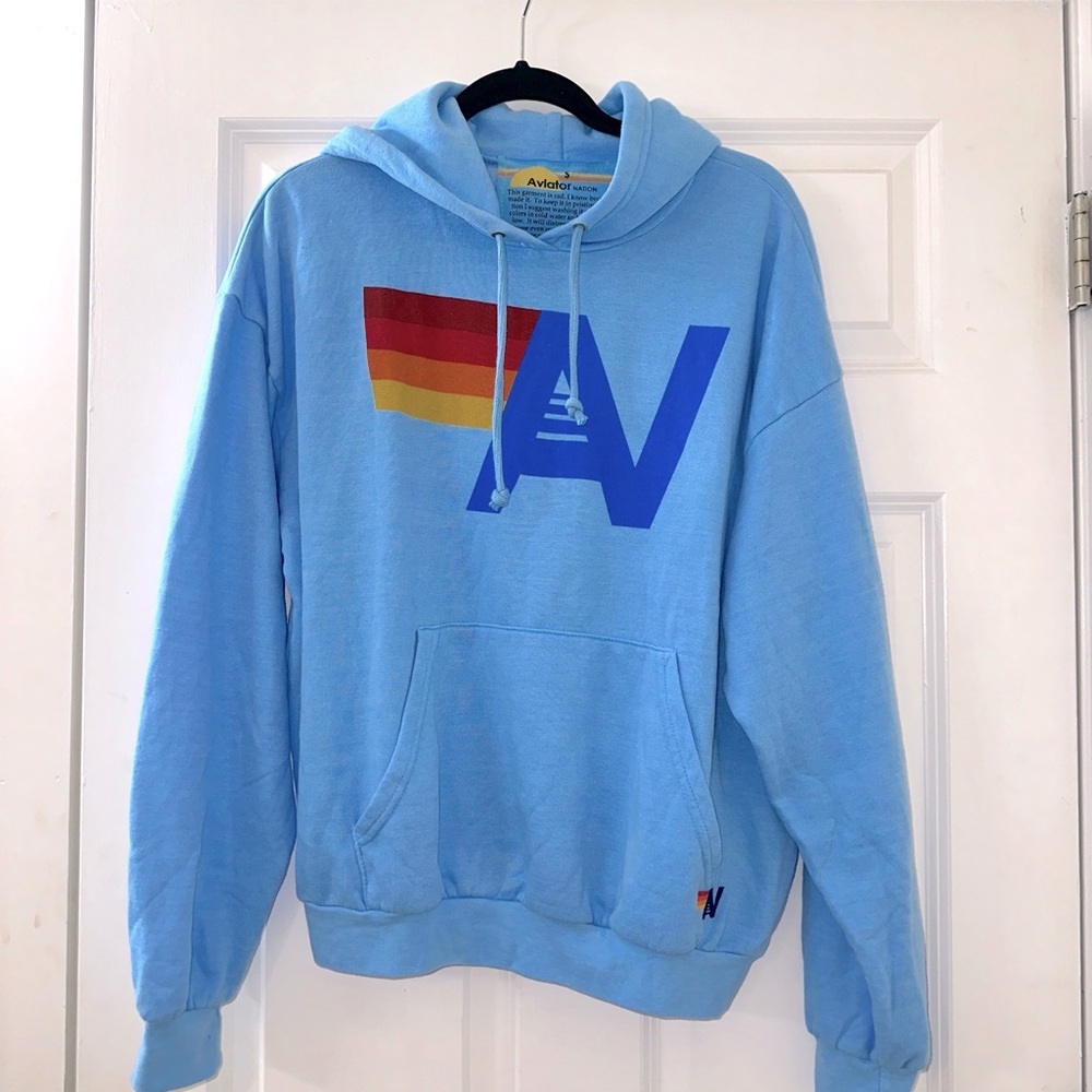 LOGO PULLOVER HOODIE
AVIATOR NATION SIZE SMALL NEVER WORN